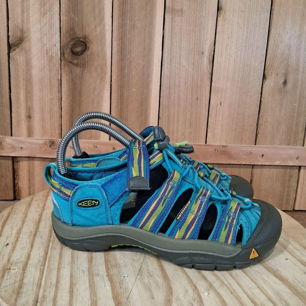KEEN Newport H2 Sandals Kids Size 4 Blue Stripe Waterproof Hiking Shoes